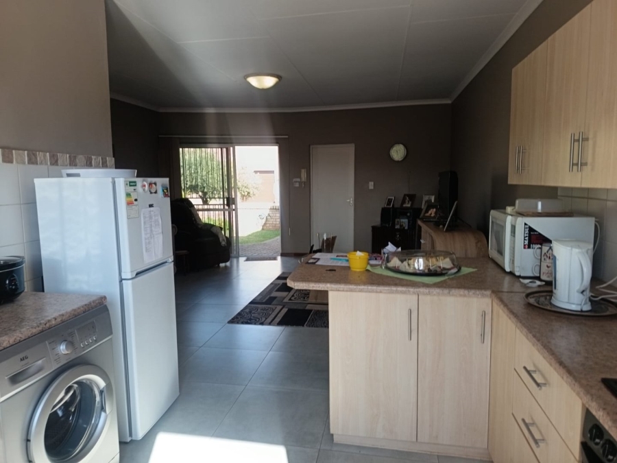 2 Bedroom Property for Sale in Minerva Gardens Northern Cape